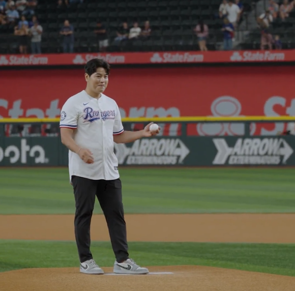 미소짓는 추신수 현 SSG 랜더스 보좌역이자 전 텍사스 레인저스 선수. /사진=텍사스 레인저스 SNS
