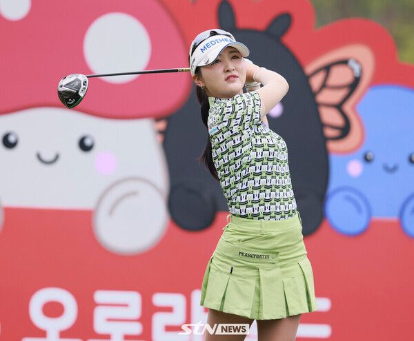 2025시즌 열일곱 번째이자 KLPGA투어 상반기 마지막 대회인 ‘2025 오로라월드 레이디스 챔피언십’(총상금 10억 원, 우승상금 1억 8천만 원)이 강원도 원주시에 위치한 오로라 골프&리조트(파72/6,509야드)에서 펼쳐지고 있다. 이예원이 1번 홀에서 경기하고 있다. /사진=손진현 기자