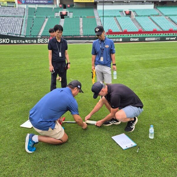 KBO가 기존의 구장 관리 운영 매뉴얼을 강화하는 사업을 진행한다. /사진=KBO