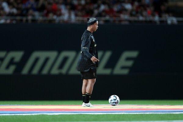 13일 서울 마포구 상암월드컵경기장에서 열린 2025 아이콘매치 이벤트 경기에 임하는 호나우지뉴. /사진=넥슨 제공