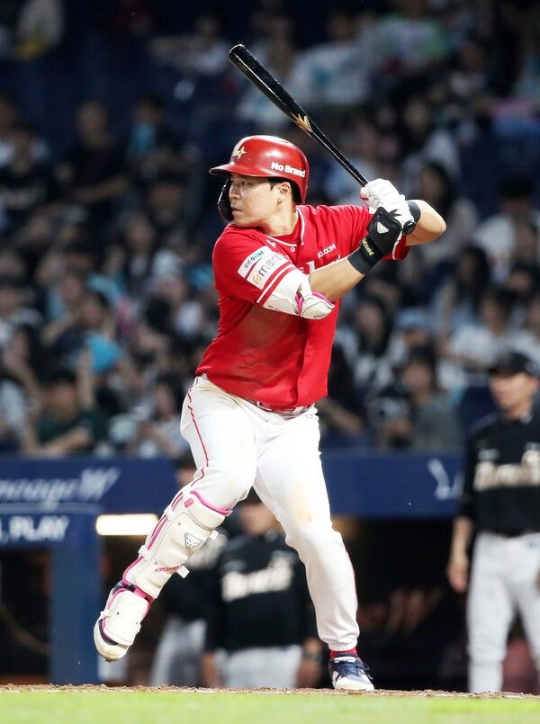 홈런을 친 SSG 랜더스 한유섬. /사진=SSG 랜더스