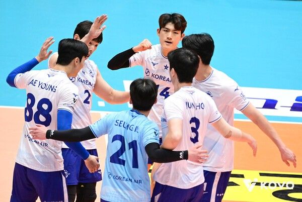 득점 후 기뻐하는 대한항공 점보스 선수들. /사진=KOVO