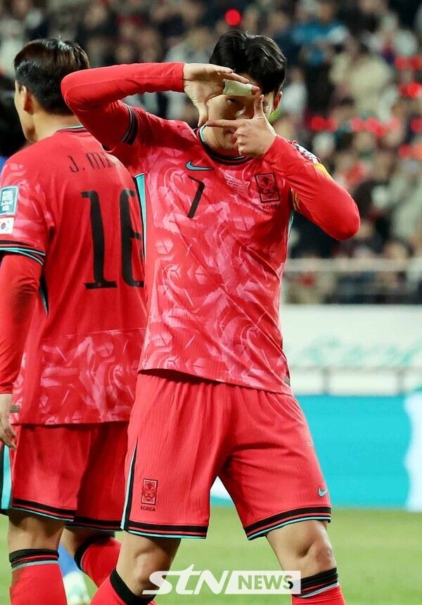한국 축구 대표팀 주장 손흥민. /사진=뉴시스