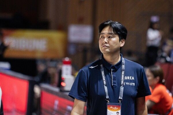 남자농구 16세 이하(U-16) 대표팀 류영준 감독. /사진=FIBA