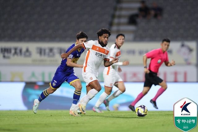 화성FC 공격수 데메트리우스. /사진=한국프로축구연맹