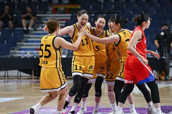 이번 2025 박신자컵 4강에 오른 KB스타즈. /사진=WKBL