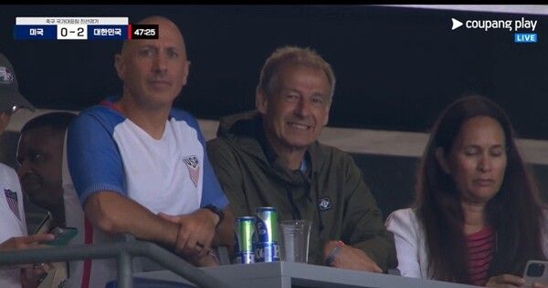 7일(한국시간) 미국 뉴저지에 위치한 스포츠 일러스트레이티드 스타디움에서 치러진 한국-미국과의 A매치 친선경기에서 위르겐 클린스만이 등장했다. /사진=쿠팡플레이 중계 화면 캡쳐
