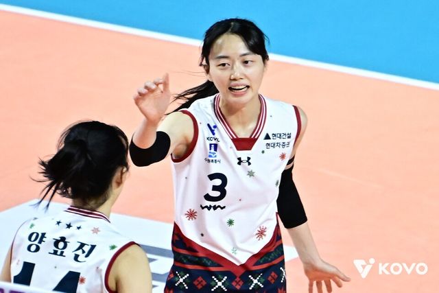 현대건설 김다인이 31일 오후 7시 인천 삼산월드체육관에서 열린 2025-2026 V-리그 4라운드 흥국생명과의 경기에서 임하고 있다. /사진=KOVO