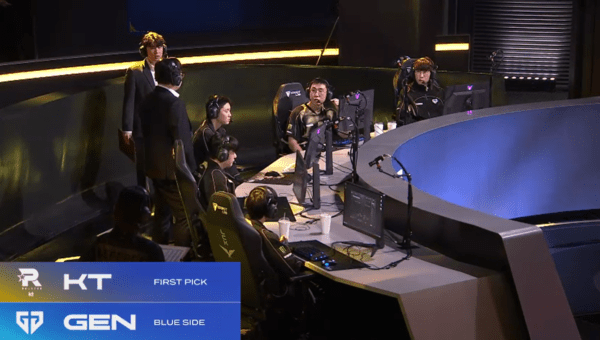 17일 젠지가 서울 종로구 LCK 아레나에서 열린 2026 LCK컵 그룹 배틀 2번째 경기에서 KT에 2대 0으로 승리했다. (▲경기를 준비하고 있는 젠지 선수들). /사진=치지직 라이브 영상 캡처