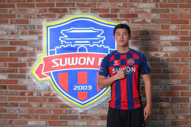 수원FC에 합류한 수비수 홍준호. /사진=수원FC