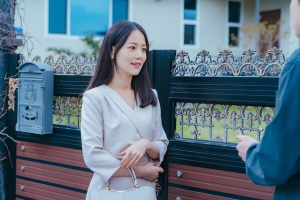 손여은은 tvN 월화드라마 ‘스프링 피버’에서 재규 앞에 갑작스럽게 나타난 미스터리한 인물 선희연 역을 맡아 시청자들을 만나고 있다. (▲손여은_스프링 피버). /사진=tvN