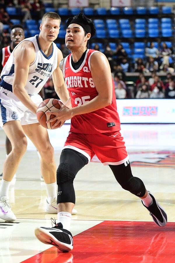 돌파하는 SK 톨렌티노. /사진=KBL