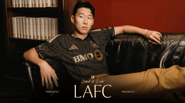 로스엔젤레스FC(LAFC) 유니폼 모델 손흥민. /사진=로스엔젤레스FC