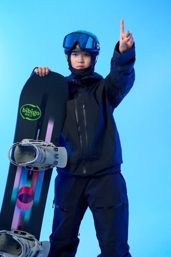 12일(현지 시간) CJ그룹이 후원하는 TEAM CJ 최가온이 밀라노·코르티나 동계올림픽 스노보드 여자 하프파이프에서 극적인 금메달을 차지했다.(▲밀라노·코르티나 동계올림픽 여자 스노보드 하프파이프 금메달을 획득한 최가온 선수) /사진=CJ그룹