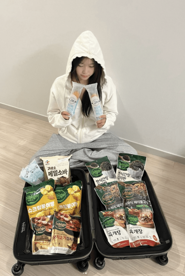 12일(현지 시간) CJ그룹이 후원하는 TEAM CJ 최가온이 밀라노·코르티나 동계올림픽 스노보드 여자 하프파이프에서 극적인 금메달을 차지했다.(▲ 최가온 선수 제일제당 식품 지원) /사진=최가온 선수 인스타그램