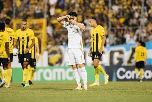 득점 후 세레머니를 펼치는 LAFC 손흥민. /사진=LAFC