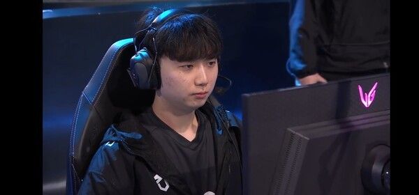 19일 오후 종로 롤파크 LCK아레나에서 열린 2026 LCK컵 플레이오프 패자조 1라운드 DRX와 1세트에서 29분 59초 만에 24-4 대승을 거뒀다. (▲DN수퍼스 & DRX=1:0). /사진=네이버 치지직 라이브영상 캡처