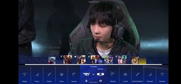 22일 종로구 치지직 롤파크에서 열린 2026 LCK컵 플레이오프 패자 3라운드 3세트에서 DK가 추격에 역전까지 승리하며 한 세트를 따라잡아 1승을 추가하며 추격의 실타리를 풀었다. (▲DK & T1=1:2). /사진=네이버 치지직 라이브영상 캡처