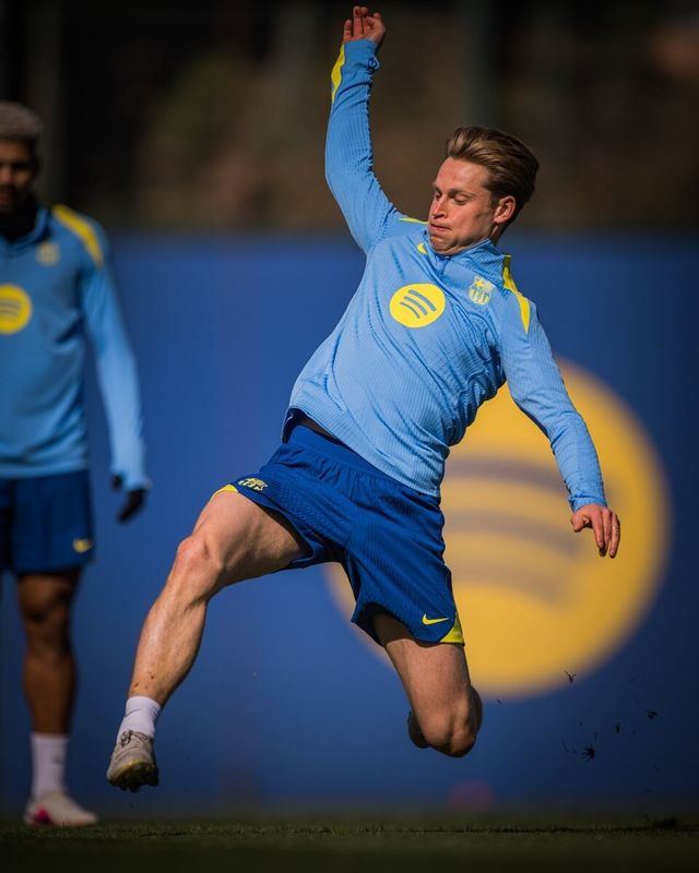 바르셀로나 미드필더 프랭키 더 용. /사진=바르셀로나 공식 SNS