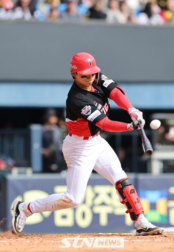 경기에 임하는 KIA 타이거즈 김도영. /사진=뉴시스