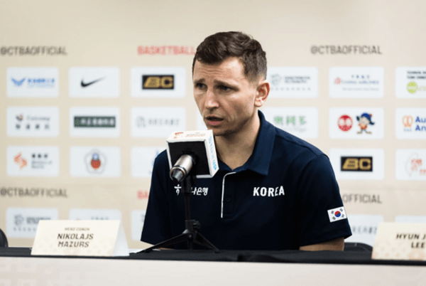 한국 남자 농구 대표팀 니콜라이스 마줄스 감독. /사진=FIBA