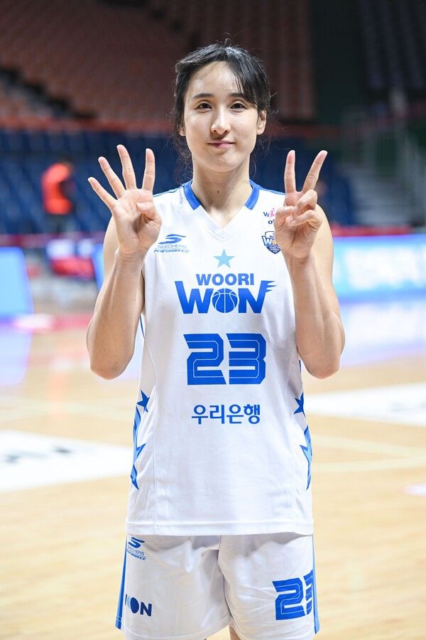 42득점 후 포즈를 짓는 김단비. /사진=WKBL