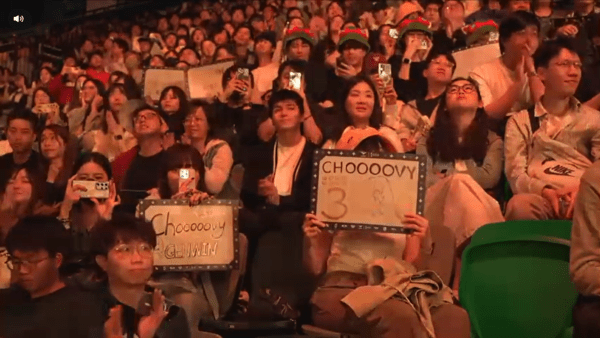 3월 1일 홍콩 카이탁 아레나에서 열린 2026 LCK컵 결승 3세트에서 젠지가 홍콩 카이탁 아레나에서 열린 2026 LCK컵 결승에서 BNK 피어엑스를 세트스코어 3대0으로 완파했다. LCK 최초 해외 로드쇼의 마지막 밤, 젠지는 단 한 번도 흐름을 내주지 않는 완성도로 초대 챔피언 자리에 올랐다.(▲젠지 & BNK 피어엑스 =3:0). /사진=네이버 치지직 라이브영상 캡처