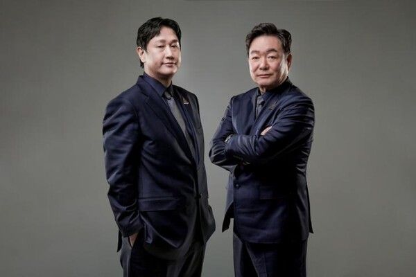 이대호(왼쪽)와 이순철 SBS 해설위원. /사진=SBS