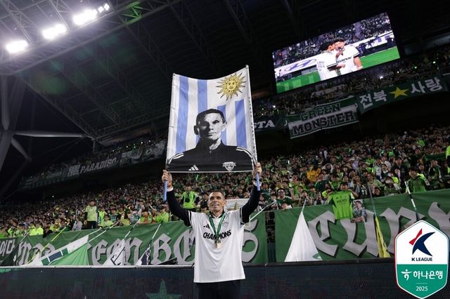 전북현대 시절 거스 포옛 감독. /사진=한국프로축구연맹