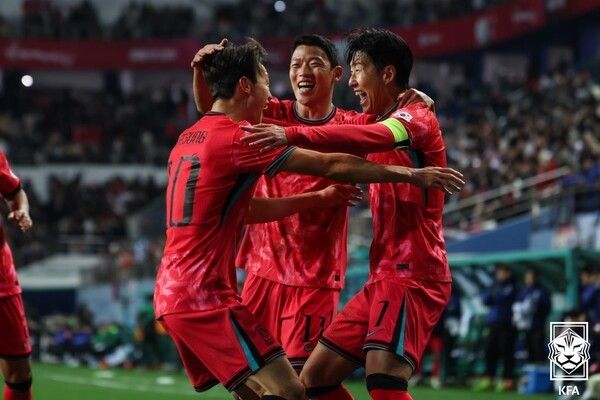 대한민국 축구 대표팀 이재성, 황희찬, 손흥민. /사진=대한축구협회