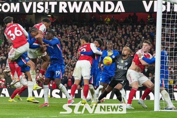 첼시 상대로 득점하고 있는 아스널의 율리안 팀버. /사진=뉴시스(AP)