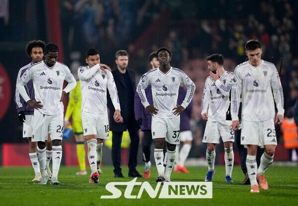 경기를 마치고 떠나는 맨체스터 유나이티드 선수들. /사진=뉴시스(AP)