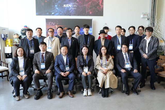 STN 지사 및 기자 워크샵, 두번째줄 왼쪽 세번째, 정성용 영남본부장, 앞줄 왼쪽 두번째&nbsp; 정희준 대구지사장, 두번째줄 왼쪽 첫번째 박용한 경남지사장, 두번째줄 오른쪽 세번째 이서혁 영남취재본부장/사진=STN