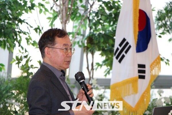 발제하는 전무수 인천정책포럼 대표이사/사진=인천시출입연합기자단