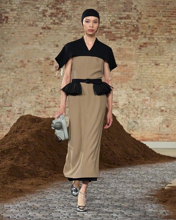 이탈리아 럭셔리 브랜드 모스키노가 2026년 가을·겨울 여성 컬렉션을 공개했다. /사진= 모스키노(MOSCHINO)