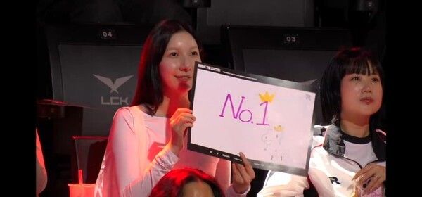 12일 서울 종로구 치지직 롤파크에서 열린 2026 LCK 2주차 2경기 2세트, KT 롤스터가 브리온을 상대로 단 한 번의 흐름도 내주지 않는 완벽한 운영을 펼쳤다. (▲KT 롤스터 & 한진 브리온=2:0). /사진=네이버 치지직 라이브영상 캡처