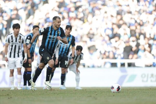 2026시즌 2-3월 EA SPORTS K리그 이달의선수상 무고사. /사진=한국프로축구연맹