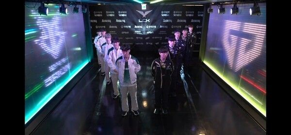 16일 서울 종로구 치지직 롤파크에서 열린 '2026 리그 오브 레전드 챔피언스 코리아(LCK)' 정규 시즌 1경기 1세트에서 젠지가 한진브리온을 상대로 1승을 먼저 챙겼다. (▲젠지 & 한진브리온 =1:0). /사진=네이버 치지직 라이브영상 캡처