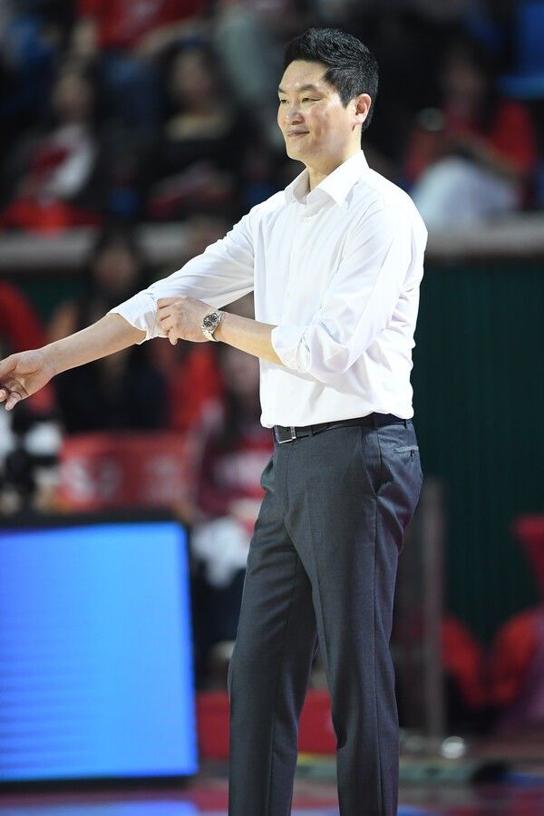 SK 나이츠 전희철 감독. /사진=KBL