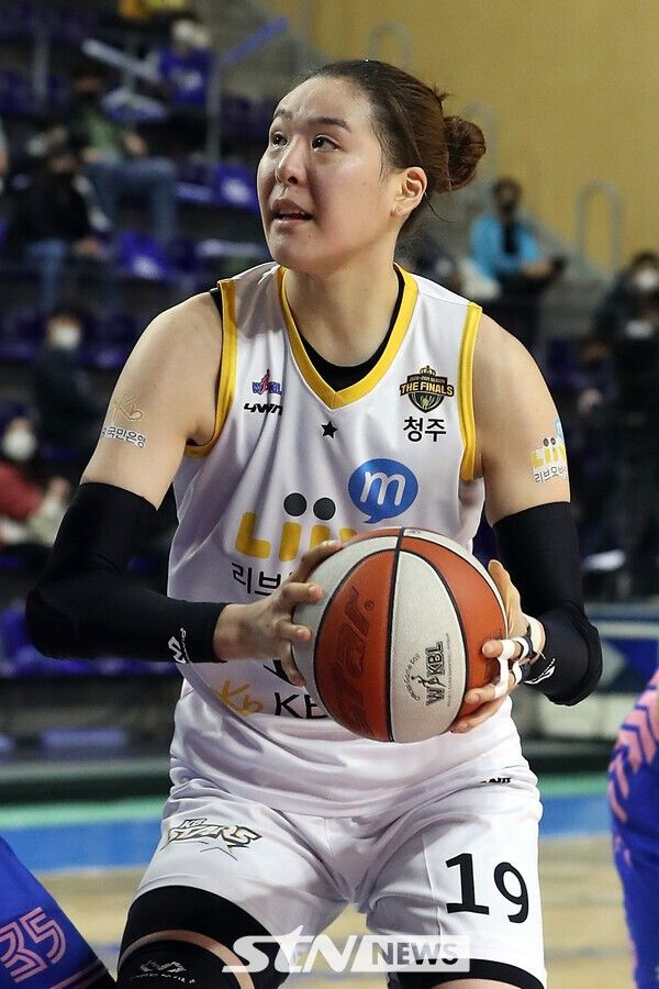 KB스타즈 박지수. /사진=WKBL