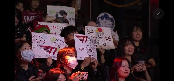 17일 서울 종로구 롤파크에서 열린 ‘2026 리그 오브 레전드 챔피언스 코리아(LCK)’ 정규 시즌 2경기 2세트에서 T1이 디플러스 기아를 제압하며 승부를 원점으로 돌렸다. (▲DK & T1=1:1). /사진=네이버 치지직 라이브영상 캡처