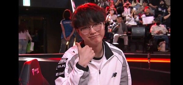 18일 서울 종로구 롤파크에서 열린 ‘2026 리그 오브 레전드 챔피언스 코리아(LCK)’ 정규 시즌 2경기 2세트에서 KT 롤스터가 DN 수퍼스를 세트스코어 2대0으로 꺾고 개막 6연승을 달렸다. (▲ KT롤스터 & DN수퍼스=2:0)./사진=네이버 치지직 라이브영상 캡처