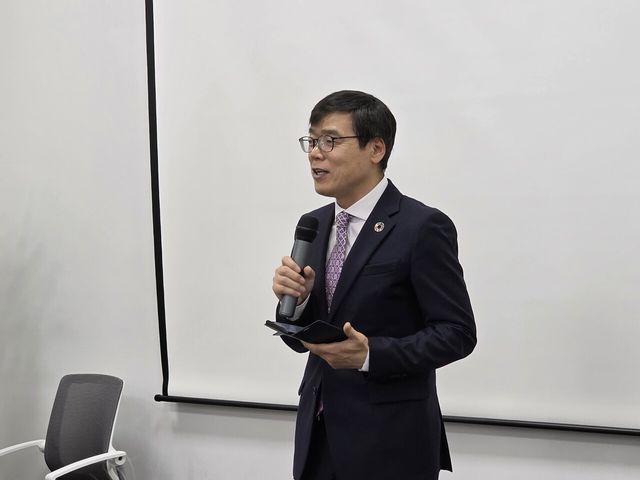 정성용 STN영남본부장이 개국사를 하고 있다. / 사진=STN