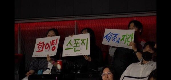 26일 서울 종로구 LCK 아레나에서 열린 2026 LCK 정규 시즌 4주 차 2경기에서 농심 레드포스(NS)와 젠지(GEN)의 2세트 경기에서 젠지가 농심 레드포스를 2대0으로 완파하며 시즌 5승째를 수확했다.(▲GEN & NS=2:0)./사진=네이버 치지직 라이브영상 캡처