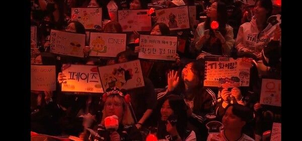 26일 인천 영종도 인스파이어 아레나에서 열린 LCK 정규 시즌 1라운드 T1과 BNK 피어엑스 경기, T1이 인천 영종도 홈그라운드에서 BNK 피어엑스를 2대0으로 꺾고 3연승을 질주했다. (▲T1 & BNK피어엑스=2:0)./사진=네이버 치지직 라이브영상 캡처