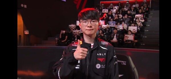 29일 서울 종로구 치지직 롤파크에서 열린 2026 LCK 정규시즌 경기에서 T1은 농심 레드포스를 세트스코어 2대0으로 제압했다.(▲T1 & 농심 레드포스 = 2:0). /사진=네이버 치지직 라이브영상 캡처