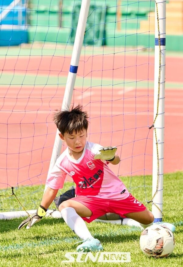 리얼 축구 예능 콘텐츠 '강인한 슛팅스타'. /사진=메이콘텐츠&nbsp;
