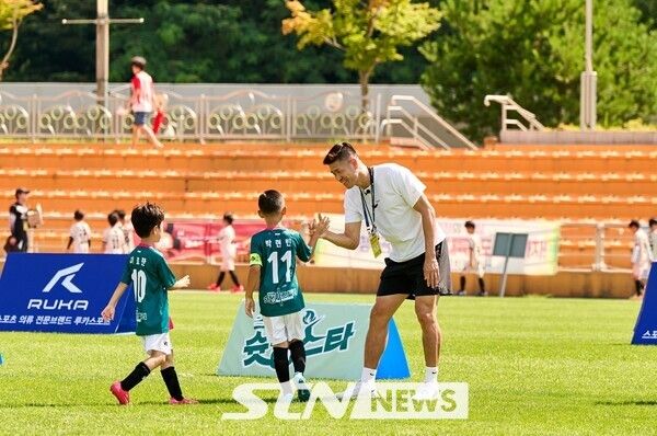 리얼 축구 예능 콘텐츠 '강인한 슛팅스타'. /사진=메이콘텐츠&nbsp;