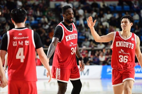 서울 SK는 4일 2025-2026시즌 LG전자 프로농구 정규리그 한국가스공사와의 홈경기에서 106-102로 승리했다. /사진=KBL