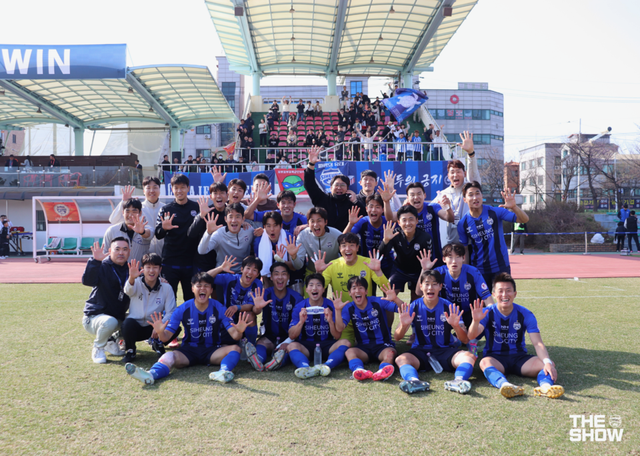 시흥시민축구단 선수단. /사진=시흥시민축구단
